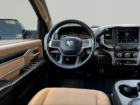 Used 2021 RAM 2500 Big Horn w/ Level 1 Equipment Group AWD/4WD image 9