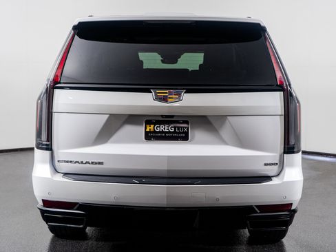 Used 2023 Cadillac Escalade Sport Platinum image 11