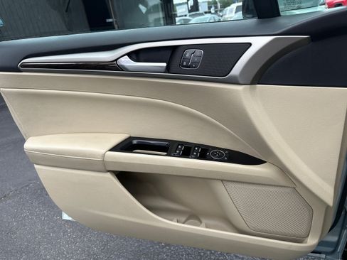 Used 2013 Ford Fusion SE FWD image 21