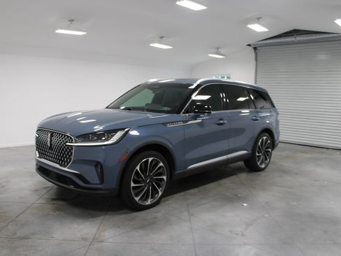 Used 2025 Lincoln Aviator Reserve w/ Equipment Group 201A AWD/4WD image 4