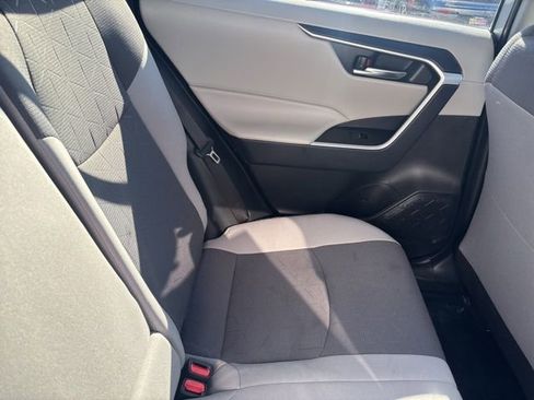 Used 2025 Toyota RAV4 XLE image 33