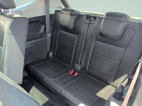 Used 2020 Volkswagen Tiguan SE w/ Panoramic Sunroof Package FWD image 35
