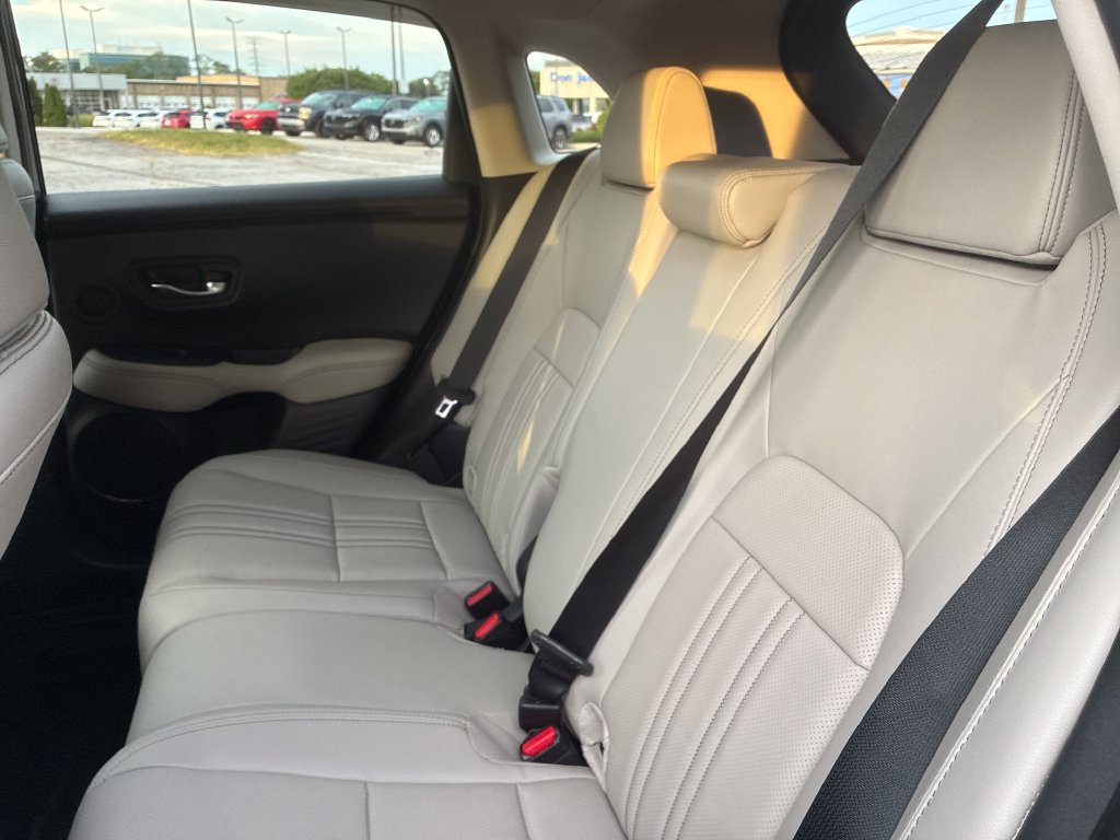 Used 2027 Honda HR-V EX-L image 19
