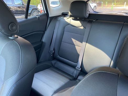 Used 2025 Chevrolet Trax LT image 35