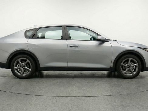Used 2025 Kia K4 LXS image 11