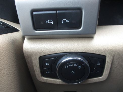 Used 2017 Ford F250 Lariat w/ Lariat Value Package image 25