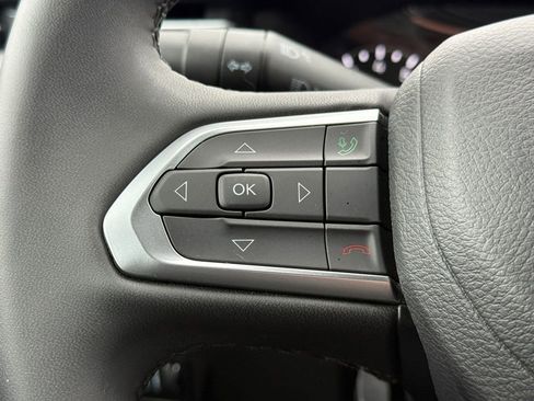 Used 2024 Jeep Compass Latitude image 27