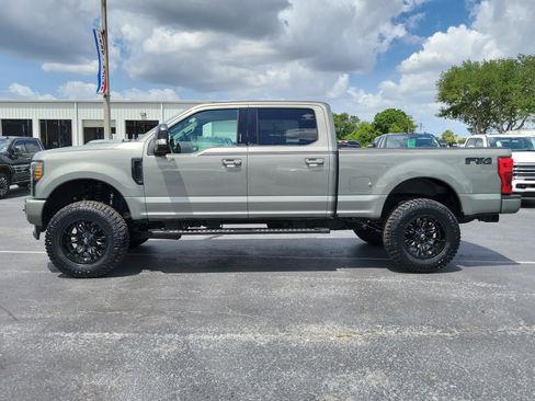 Used 2019 Ford F250 Lariat w/ Lariat Ultimate Package AWD/4WD image 6
