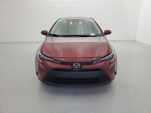 Used 2025 Toyota Corolla LE FWD image 3