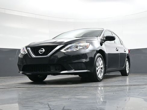 Used 2018 Nissan Sentra SV image 39