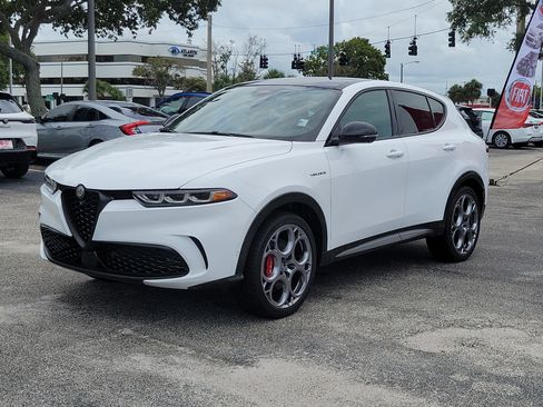 Used 2024 Alfa Romeo Tonale Ti AWD/4WD image 2