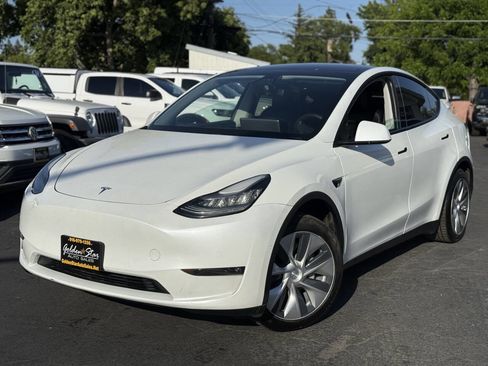 Used 2020 Tesla Model Y Long Range AWD/4WD image 3