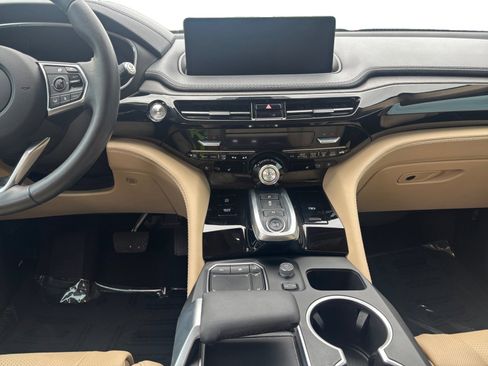 Used 2023 Acura MDX SH-AWD w/ Advance Package image 11