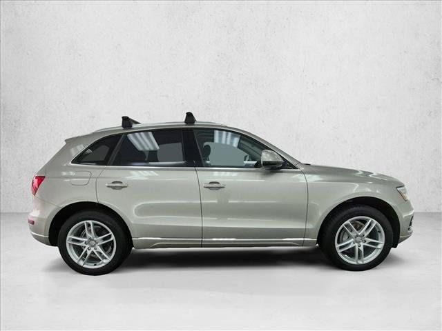 Used 2017 Audi Q5 2.0T Premium Plus w/ Technology Package AWD/4WD image 4