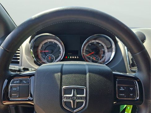 Used 2018 Dodge Grand Caravan SE FWD image 16