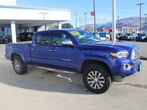 Used 2023 Toyota Tacoma Limited image 7