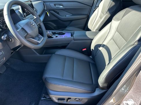 New 2026 Nissan Rogue SV FWD image 9