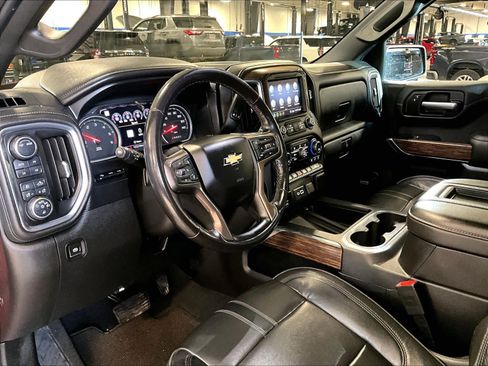 Used 2020 Chevrolet Silverado 1500 High Country w/ Technology Package image 8