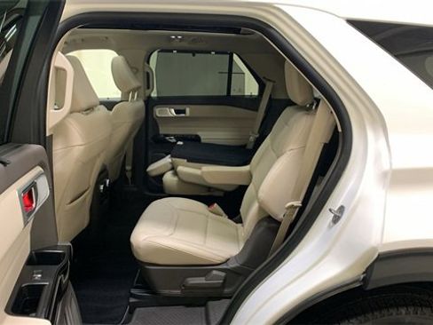 Certified 2023 Ford Explorer Platinum w/ Technology Package image 28