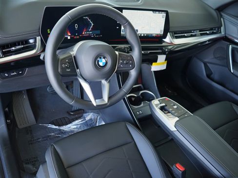 Used 2025 BMW X1 xDrive28i w/ Technology Package image 13