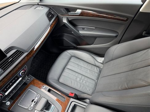 Used 2018 Audi Q5 2.0T Premium Plus w/ Premium Plus Package image 17