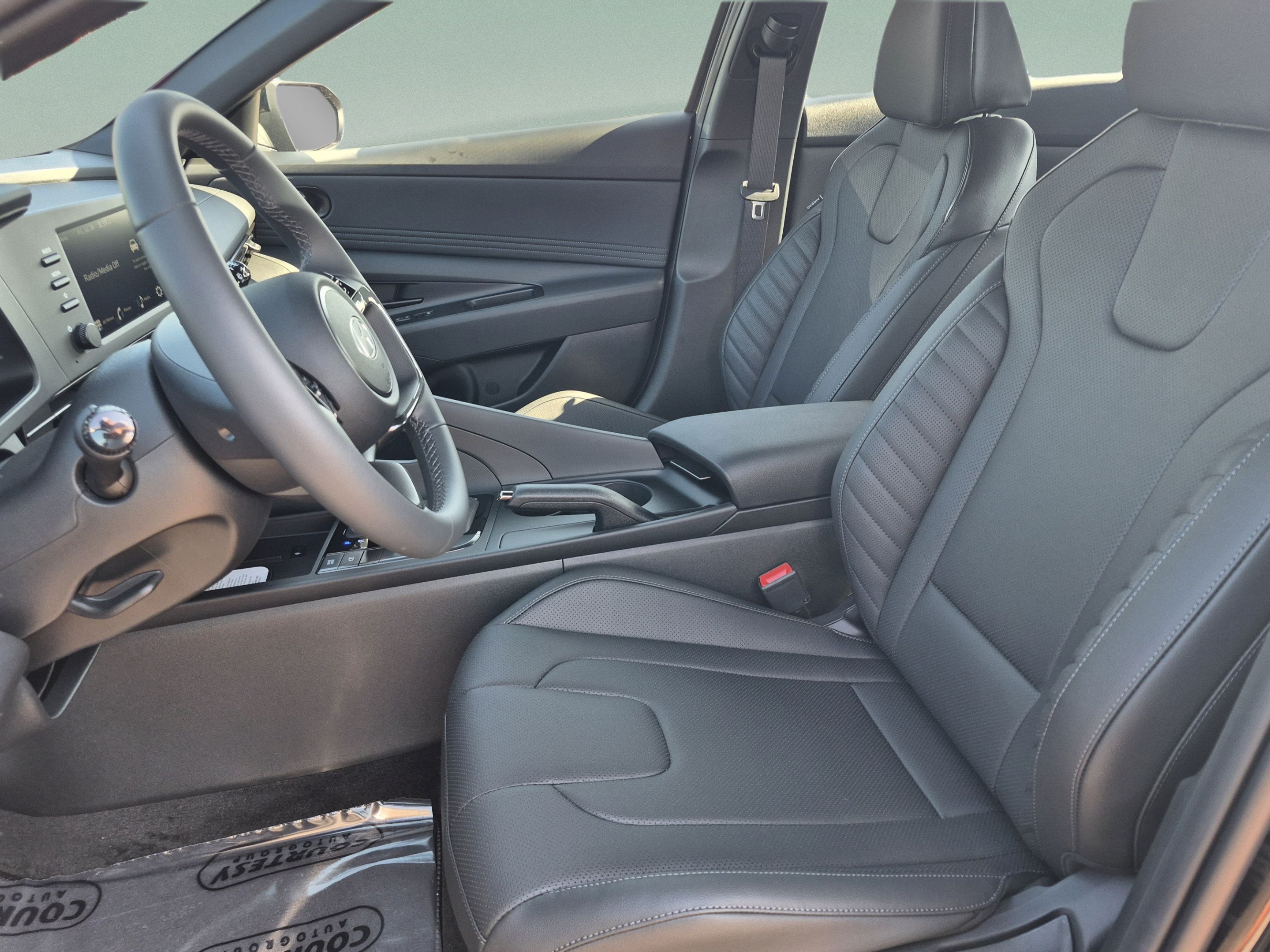 New 2026 Hyundai Elantra SEL Sport FWD image 17