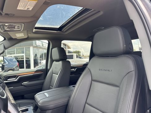 Used 2025 GMC Sierra 2500 Denali w/ Denali Reserve Package AWD/4WD image 8