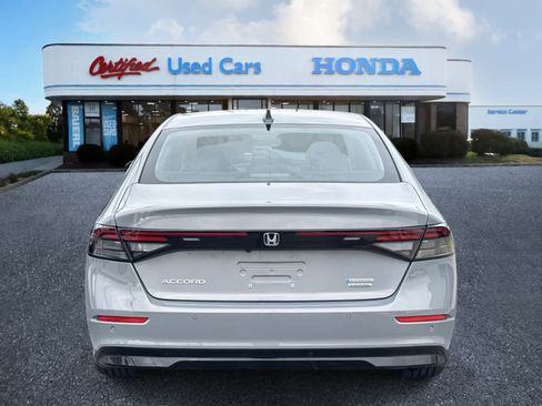 Used 2025 Honda Accord Touring image 4