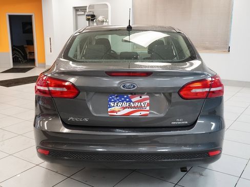 Used 2016 Ford Focus SE w/ SE Cold Weather Package image 13