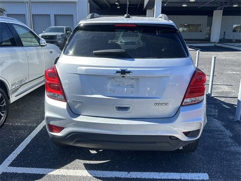 Used 2022 Chevrolet Trax LT w/ Sport Edition image 8