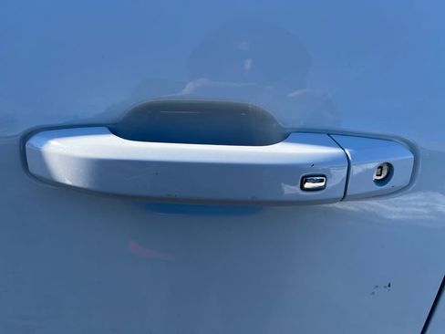 Used 2024 Chevrolet Silverado 2500 LT w/ Convenience Package image 17