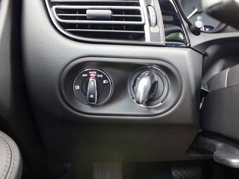 New 2025 Porsche Macan image 36