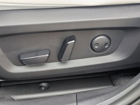 New 2025 Mitsubishi Outlander SE image 22