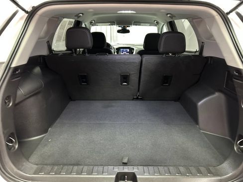 Used 2024 GMC Terrain SLE w/ Driver Convenience Package FWD image 23