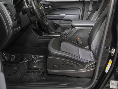Used 2019 Chevrolet Colorado Z71 w/ Z71 Midnight Edition AWD/4WD image 25
