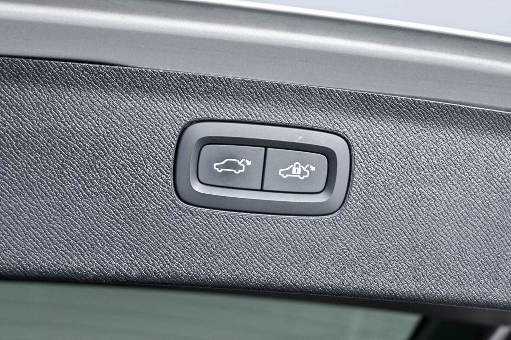 Certified 2022 Volvo XC90 T6 Inscription AWD/4WD image 32