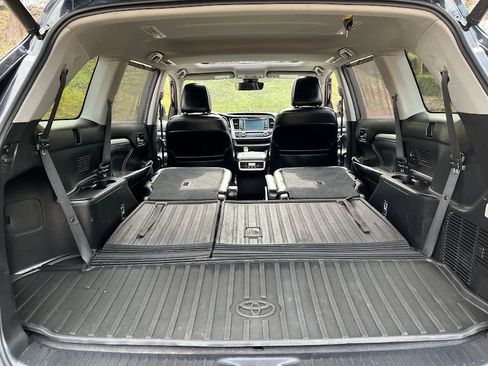 Used 2018 Toyota Highlander XLE image 50