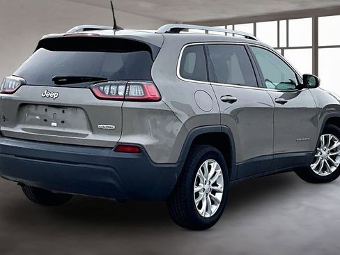 Used 2019 Jeep Cherokee Latitude w/ Popular Appearance Group FWD image 3