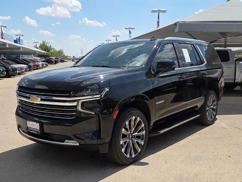 Used 2023 Chevrolet Tahoe LT w/ Luxury Package AWD/4WD image 4