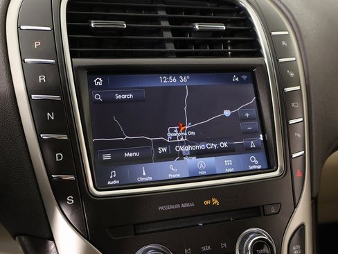 Used 2020 Lincoln Nautilus Reserve w/ Equipment Group 201A image 7