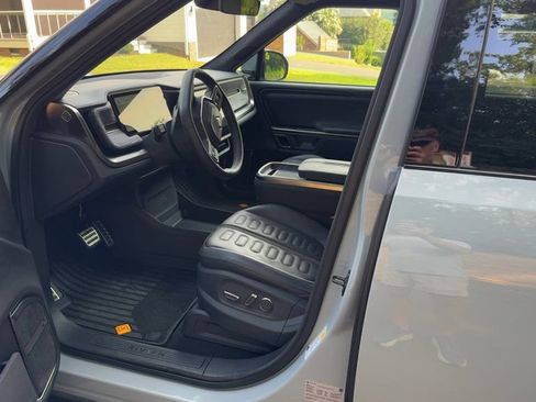 Used 2023 Rivian R1S Adventure AWD/4WD image 5