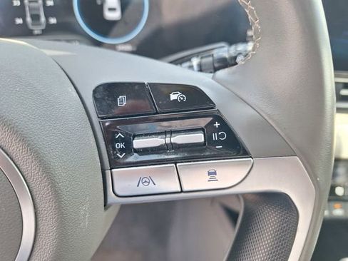 Used 2025 Hyundai Elantra SEL FWD image 21