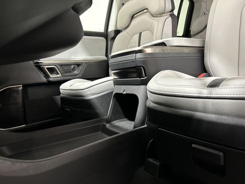 Used 2023 Rivian R1S Adventure AWD/4WD image 33