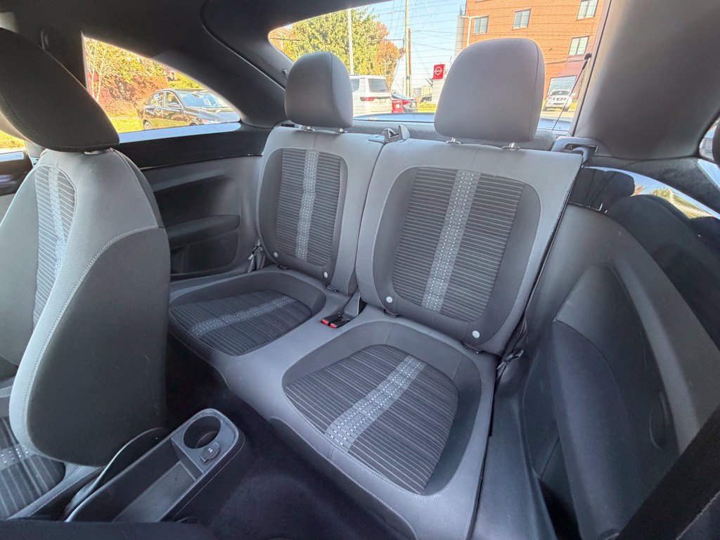 Used 2012 Volkswagen Beetle 2.0T FWD image 4