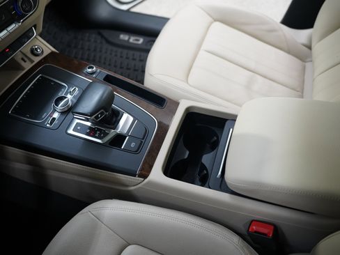 Used 2020 Audi Q5 2.0T Premium Plus image 22