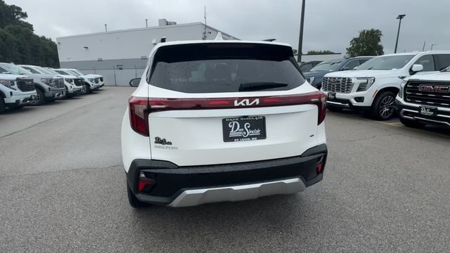 Used 2024 Kia Seltos S AWD/4WD image 8