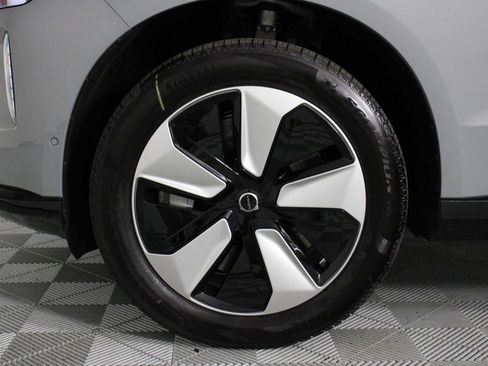 New 2025 Volvo EX90 Plus image 12