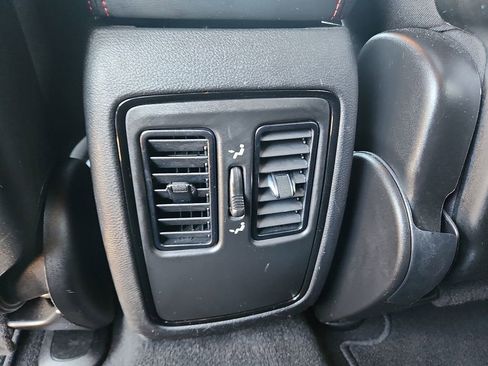 Used 2023 Dodge Durango GT RWD image 14