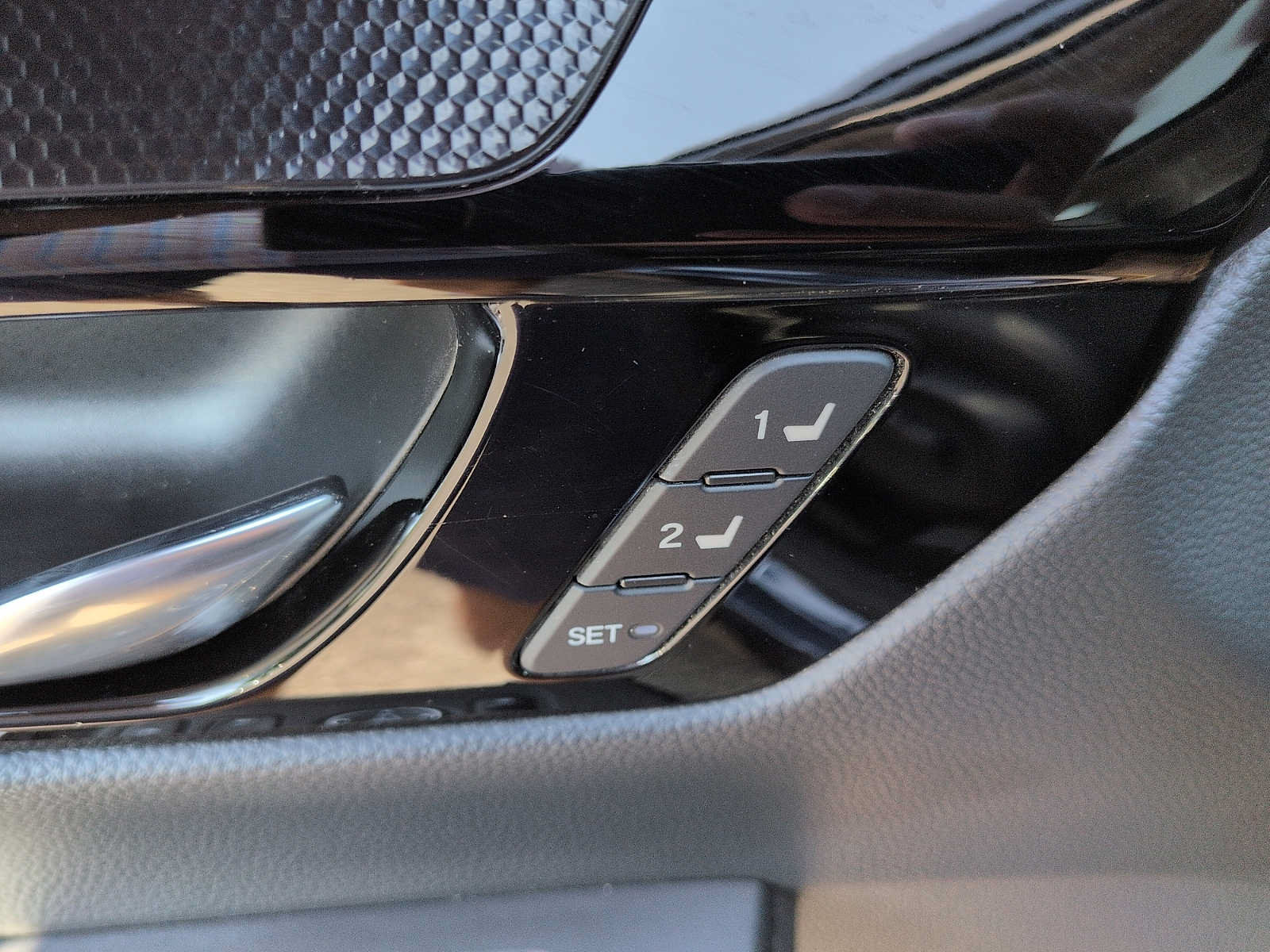 Used 2024 Honda CR-V EX-L image 16