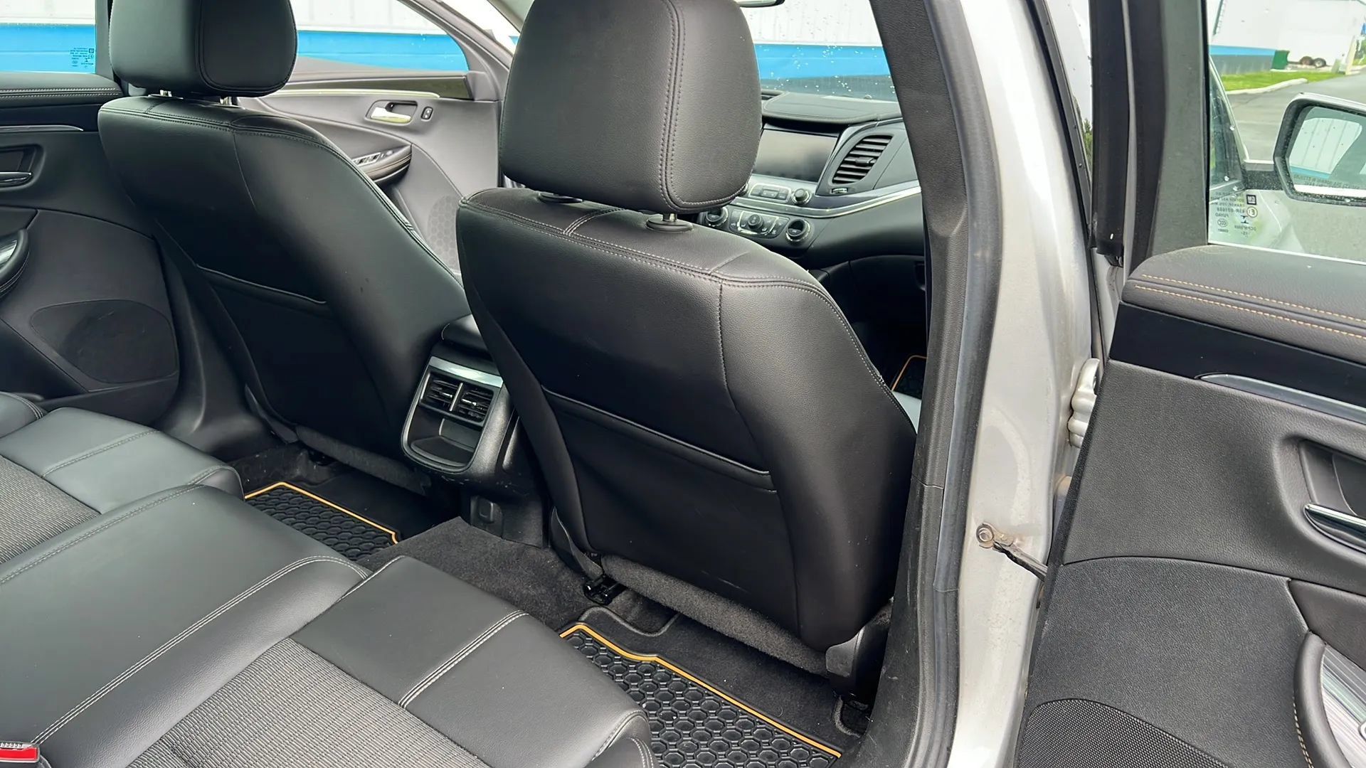 Used 2016 Chevrolet Impala LT w/ Convenience Package FWD image 15